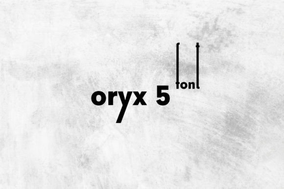 Oryx 5: A Display Font That Feels Like Handmade Magic